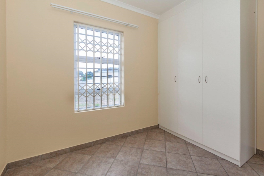 To Let 2 Bedroom Property for Rent in The Connifers Western Cape